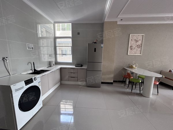 凉山会理会理城区古城路275号院名宿配置，装修风格温馨舒适，采光好，日照充足出租房源真实图片