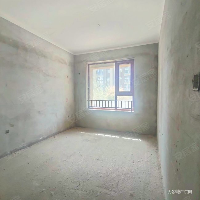 东郡一品尚院洋房一楼带南北双院大院子首付26万随时看房