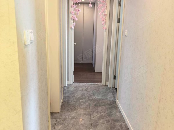 徐州鼓楼九龙湖新城玖珑湖急租新城玖珑湖电梯房 精装修 家具家电齐全 包物业随时看出租房源真实图片