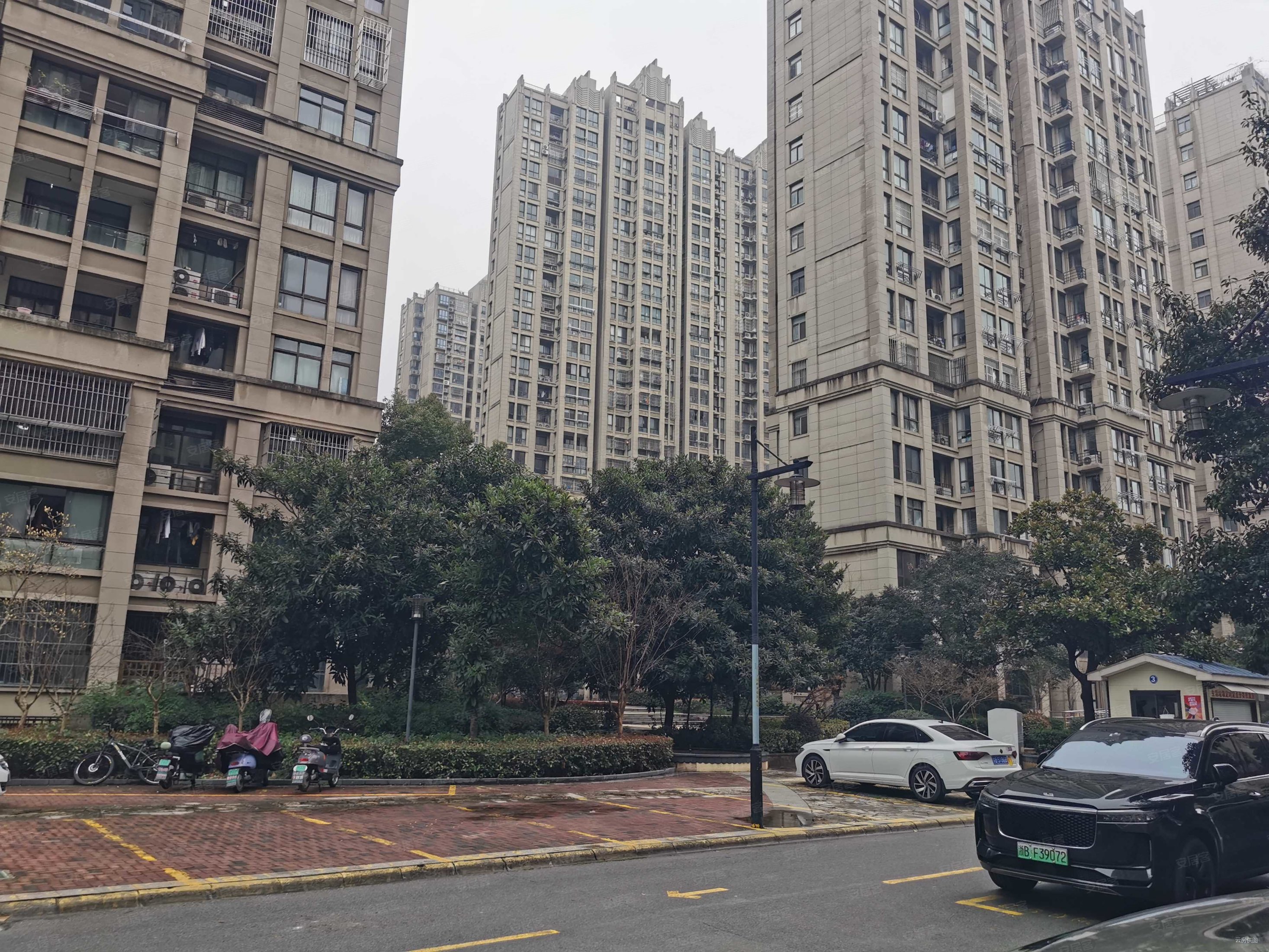 衡山城3室2厅2卫诚心出售