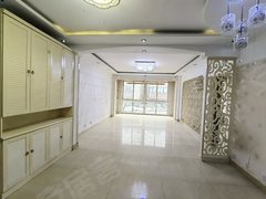 1500一月中医院旁东城国际 电梯房 140平大三室