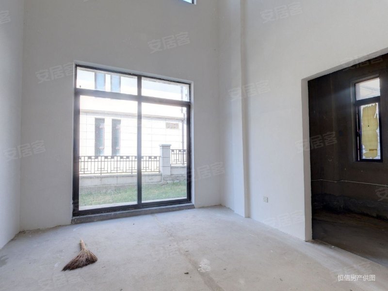 总面积260平,浮烟山中泰城二手房,185万,4室2厅,4卫,187平米-潍坊安居