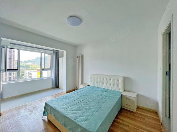 青岛李沧李沧周边水岸香都水岸香都次卧合租 房间内带独卫 大阳台 无