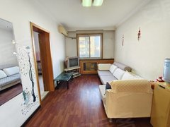 秦皇岛海港环岛紧邻军工 玉峰里 步梯四楼 年租1万2双包 家具齐全 空调房出租房源真实图片