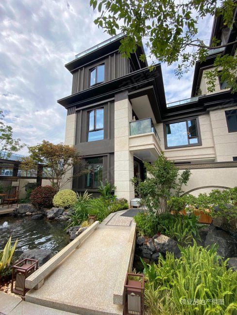 美城悦荣府(东区别墅)5室3厅4卫303.33㎡南北780万