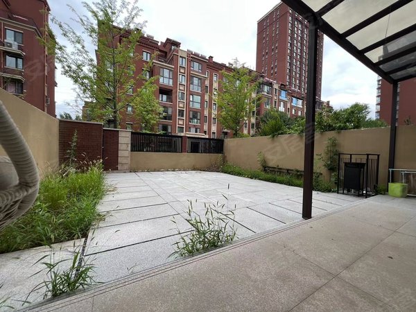 【多图】青特小镇d区,白云山公园租房,青特小镇d区 4室2厅3卫 电梯房