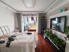 银龙花园二期电梯三室一厅领包就住设施齐全