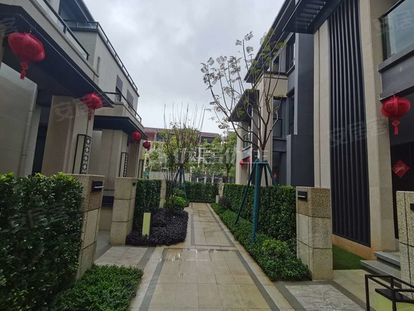 南宁良庆五象大道万科紫台(别墅)总部基地地铁口,宜家旁大别墅出租