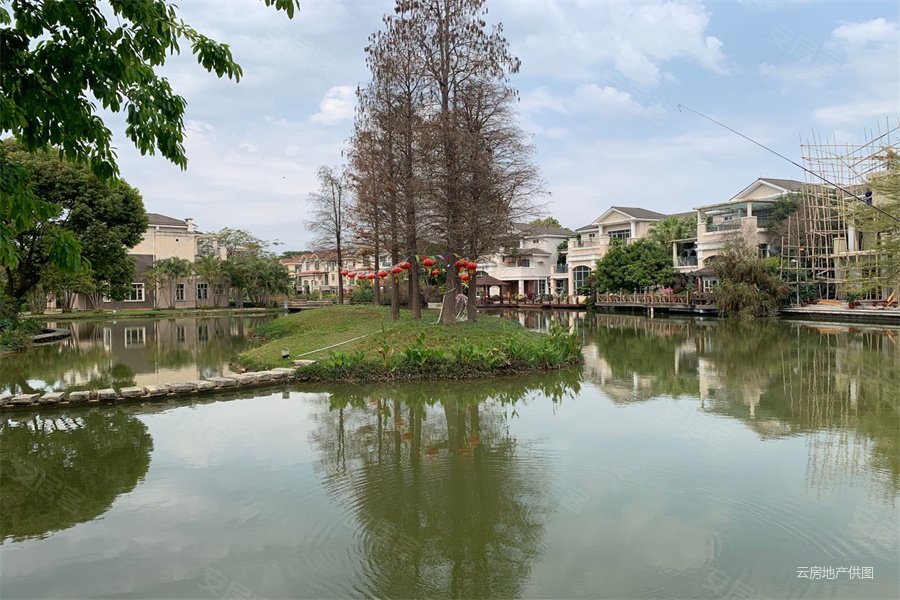 惠州水口蓝波湾双拼湖边别墅花园面积180平可停4台车