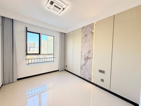 保定竞秀北国先天下华中国宅华府(东院)国宅华府,可月付,豪装三室