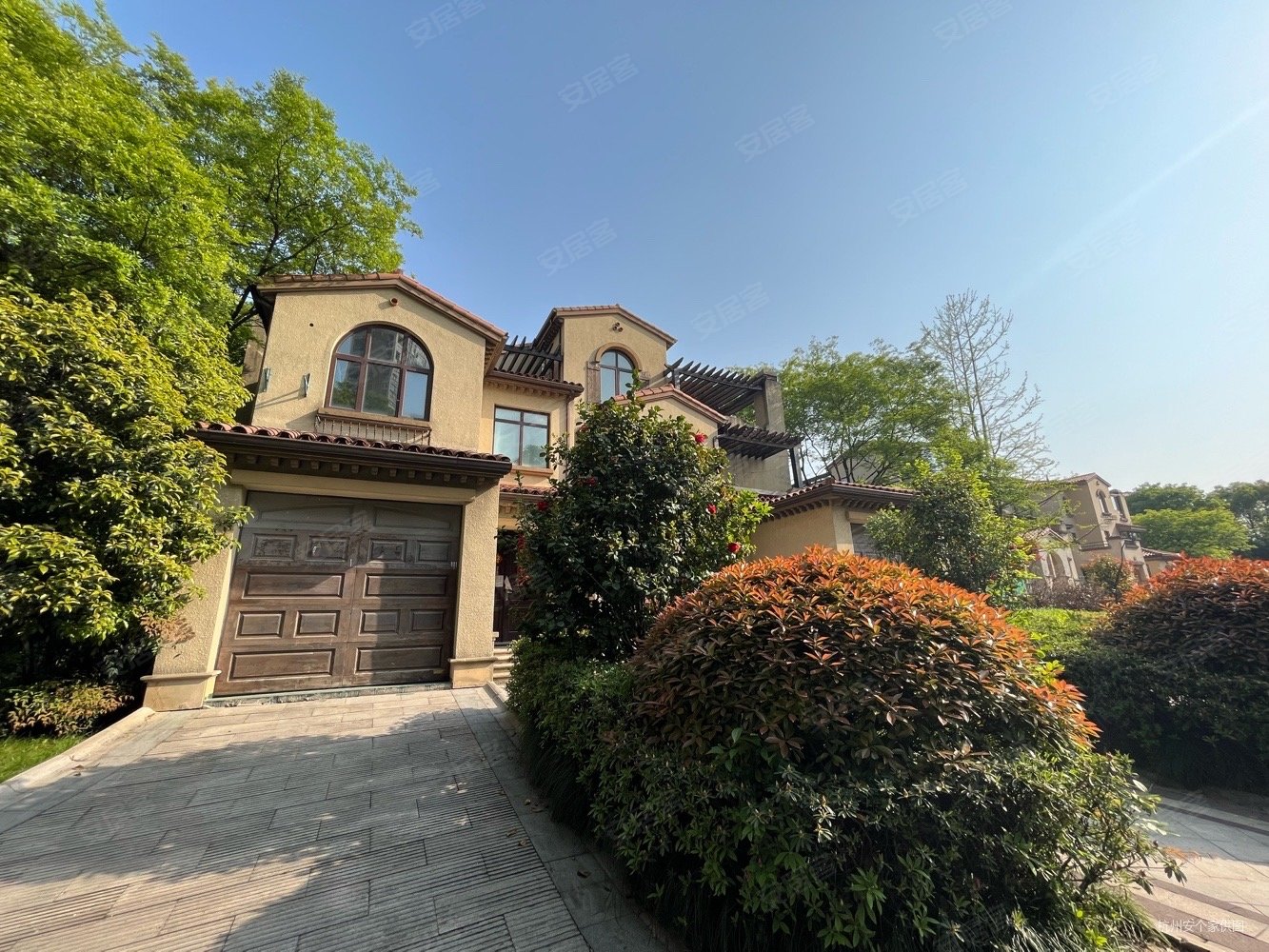 众安景海湾(别墅)4室2厅4卫336.82㎡南北915万