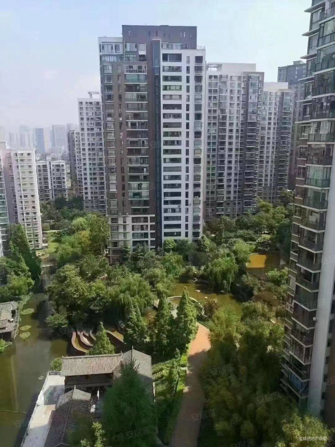 金色俊园三房精装134.52平西南林业大学附近