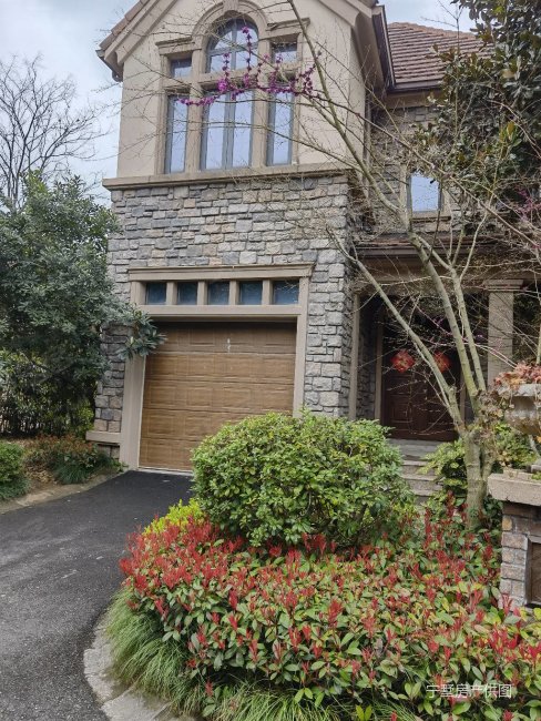 老山脚下山河水花园独栋别墅430平690万花园占地500多