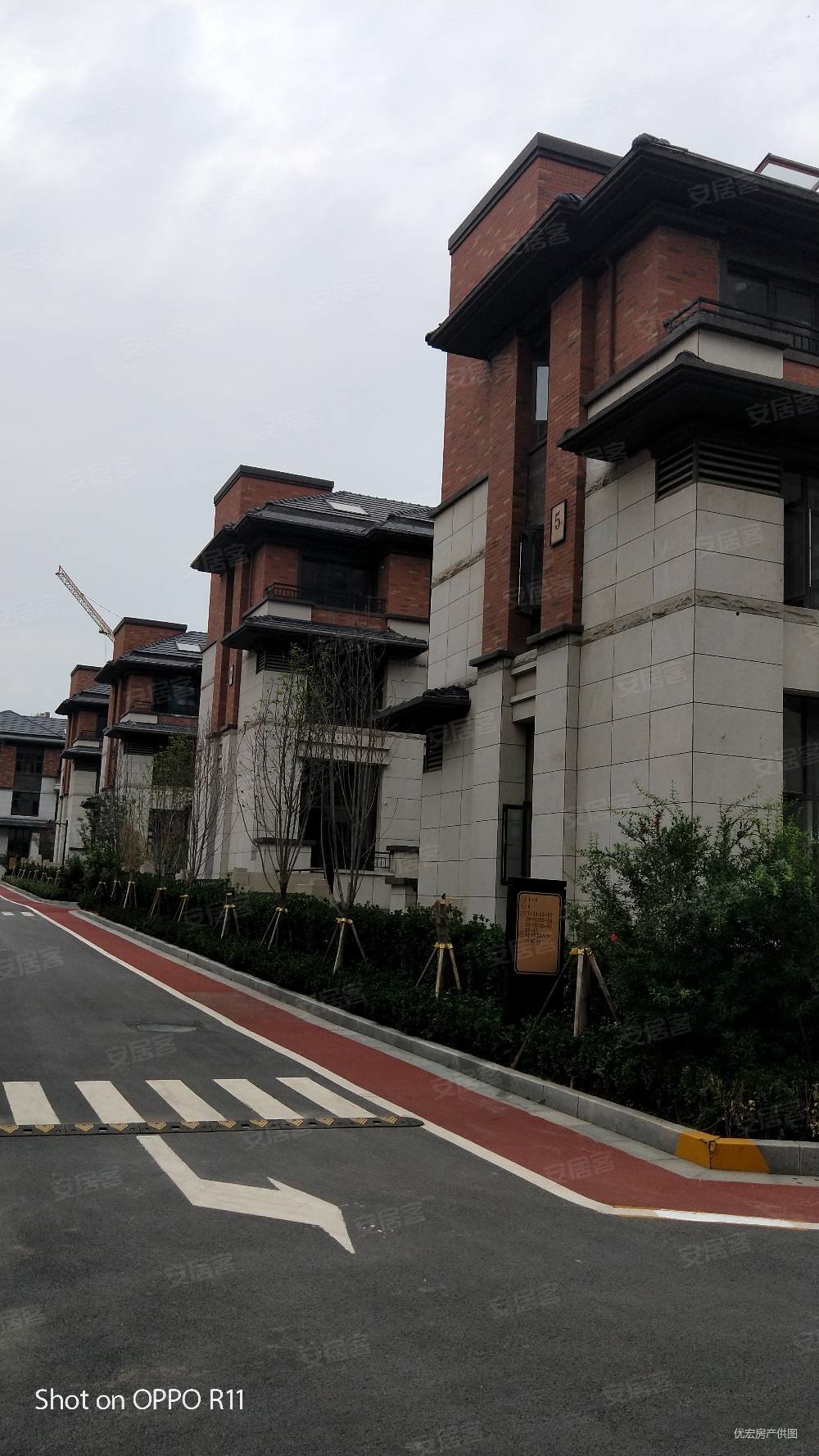 洛阳房产网>洛阳二手房>西工二手房>西工周边二手房>和昌花与墅(别墅)