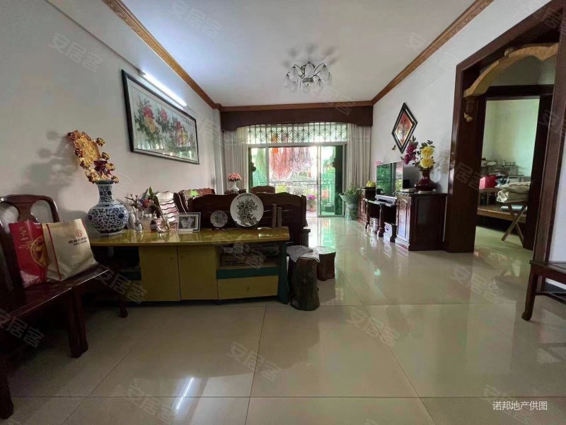 聚龙花园  电梯3房  130万 户型好