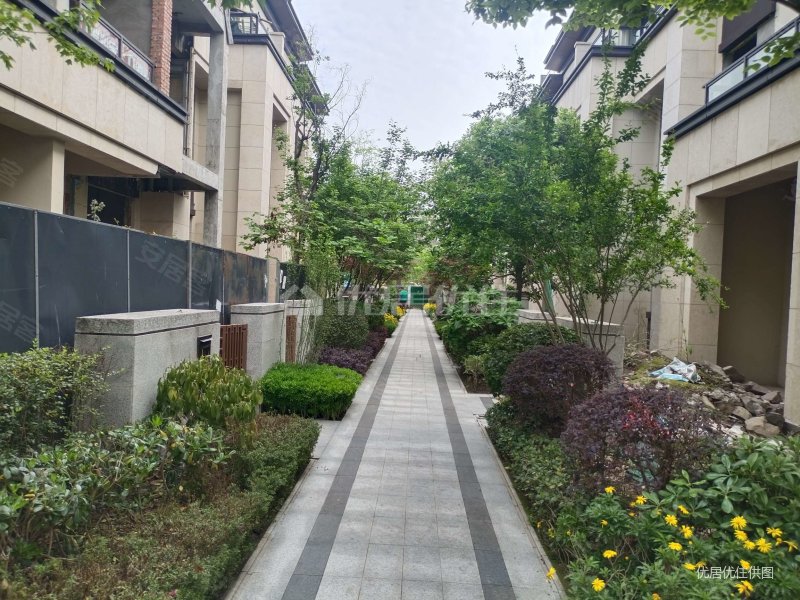 179平毛坯298万元朝向东南复地花屿城