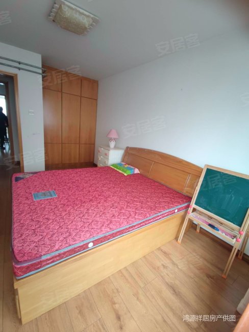 1号地铁口附近兴华苑大套二急售