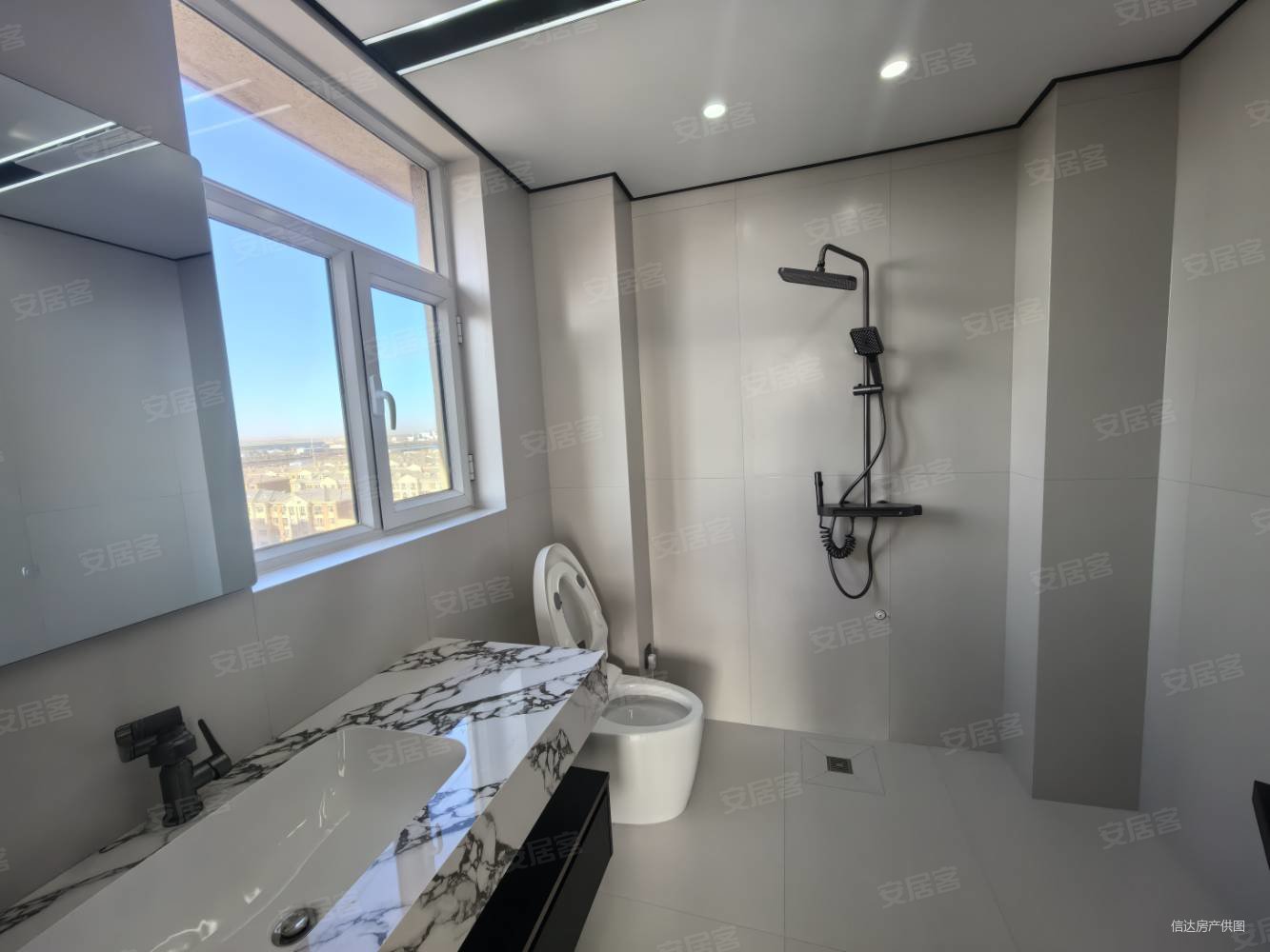 方悦名都3室2厅2卫151㎡南北95.8万