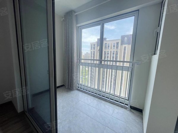 绍兴镜湖洋江西路江樾府绍兴袍江袍中路群贤路口江樾府3房2厅1卫出租