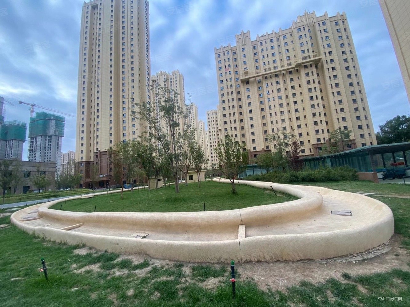 西山九鼎紫金城89平精装温馨两室南北,紫金城西湖御园小区二手房,53万