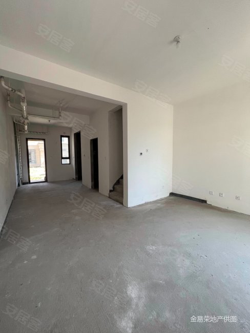 绿地海域香颂(别墅)3室2厅1卫137㎡南北105万