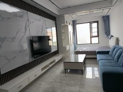 七彩滇南第壹城单身公寓出租，带空调家具家电齐全拎包入住。