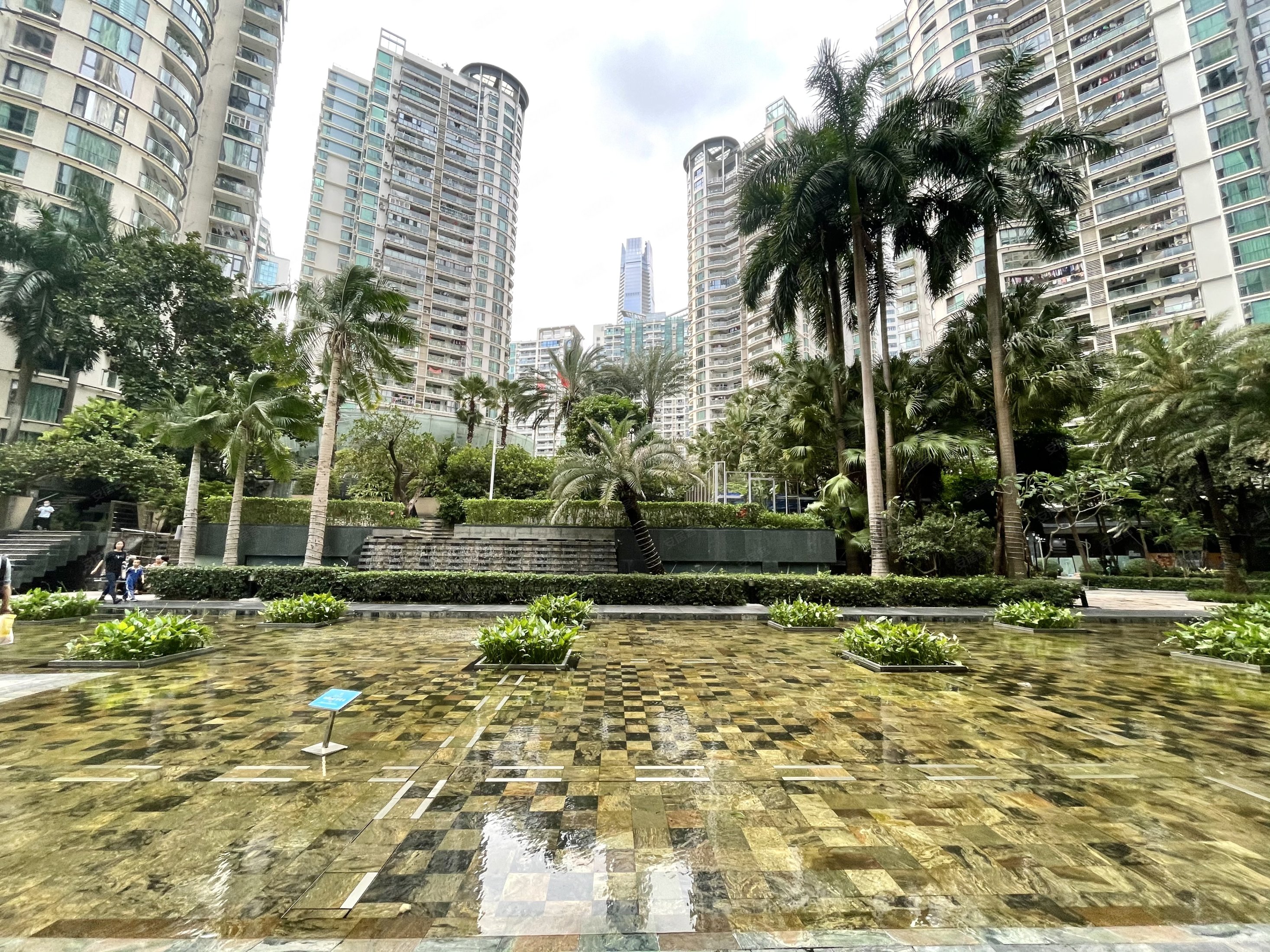 新上架房源175平,鸿翔花园4房出售,价格可谈