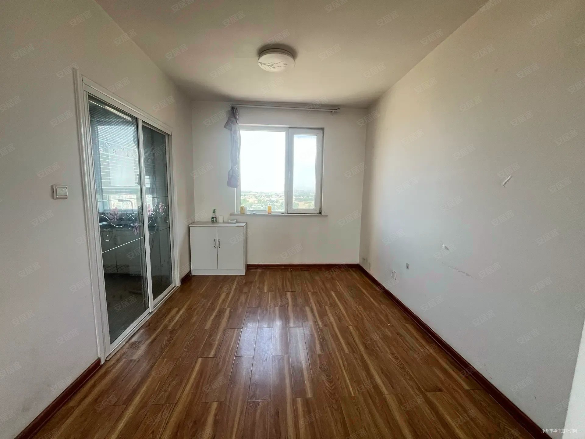 香邑溪谷上园3室2厅2卫121㎡南北76万