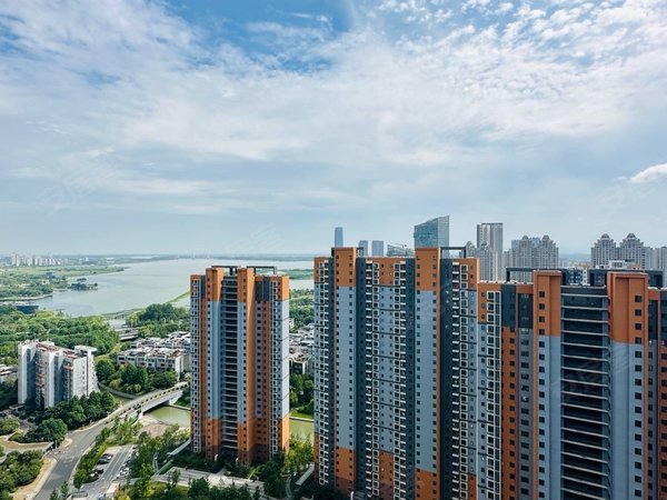 无锡宜兴宜城恒基旭辉府旭辉府南区  湖景房  33楼  2室  设施全