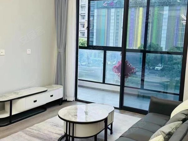 绍兴诸暨诸暨市区朗臻鸿祥华府城东鸿祥华府三室两厅车位3600月,随时