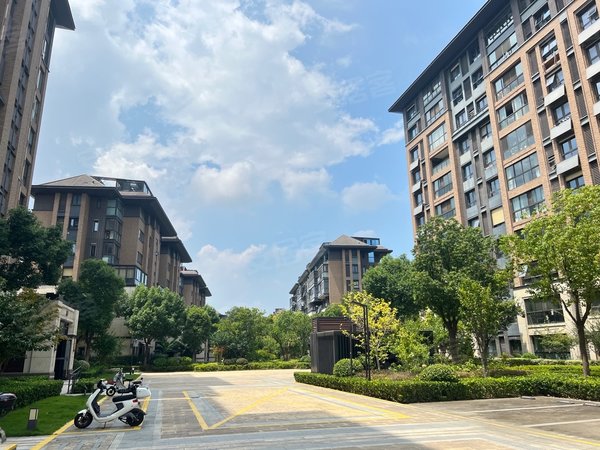 苏州高新区枫桥荷澜庭荷澜庭 3室2厅2卫 南北通透 精装修 电梯房 看房