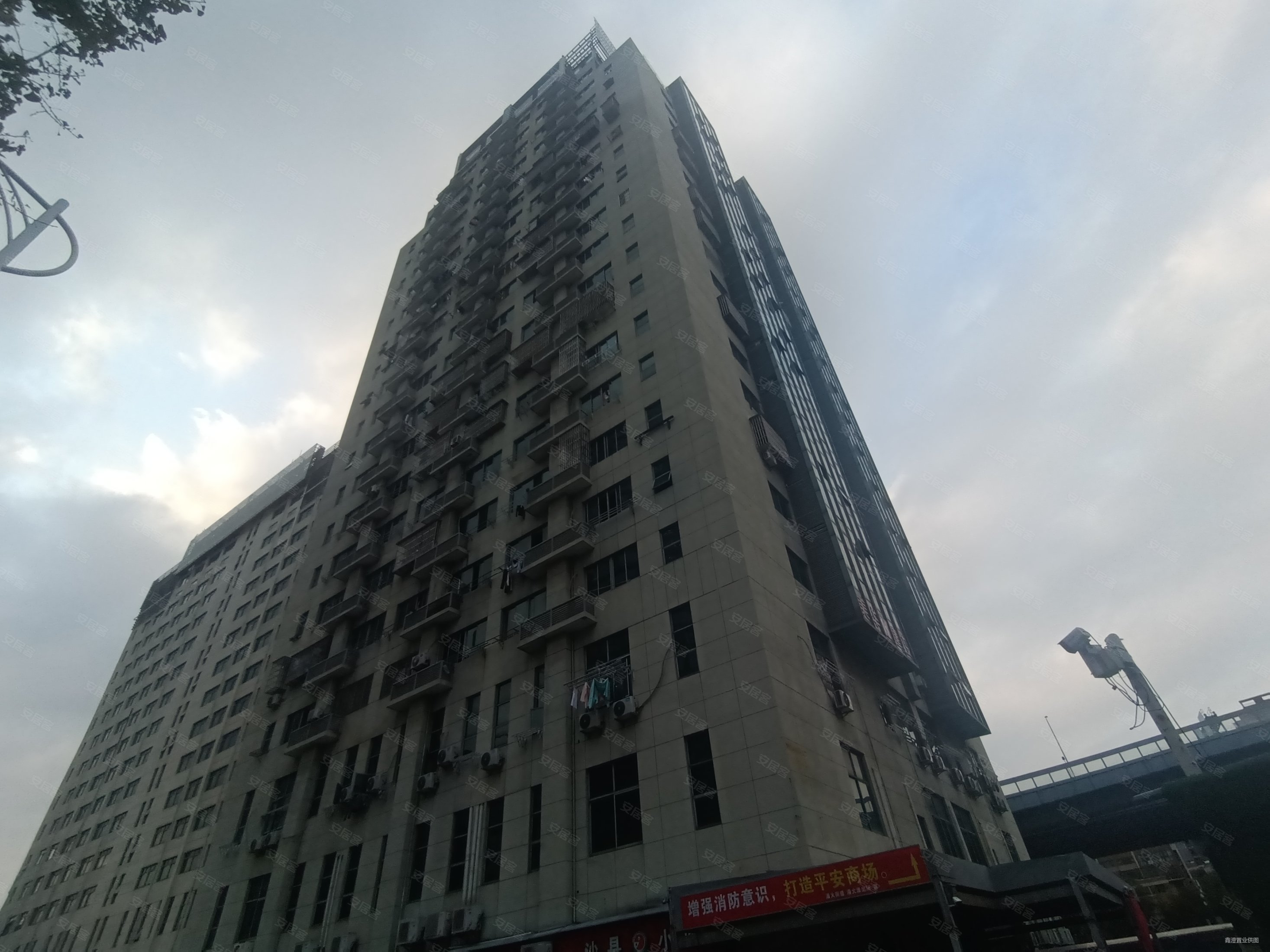 世纪东苑2室2厅2卫46㎡南北37万