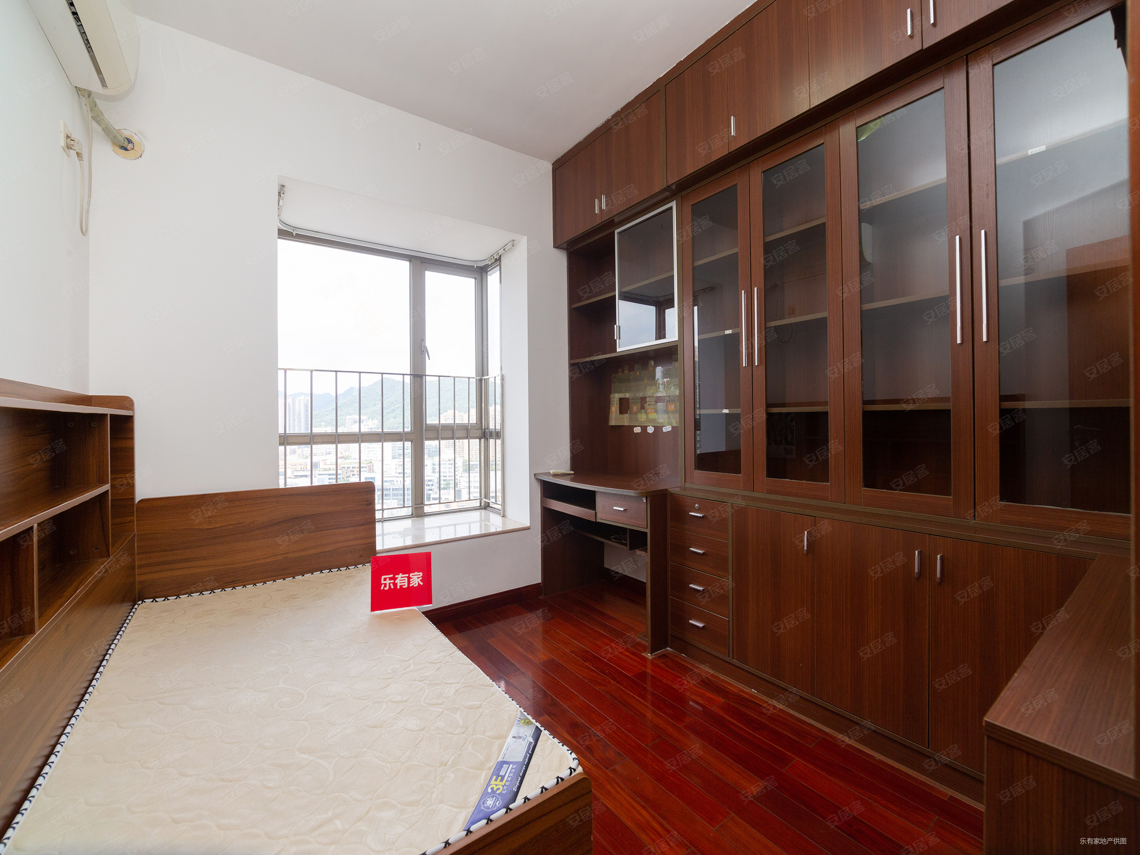 盛世鹏程花园4室2厅0卫147.93㎡南北1040万