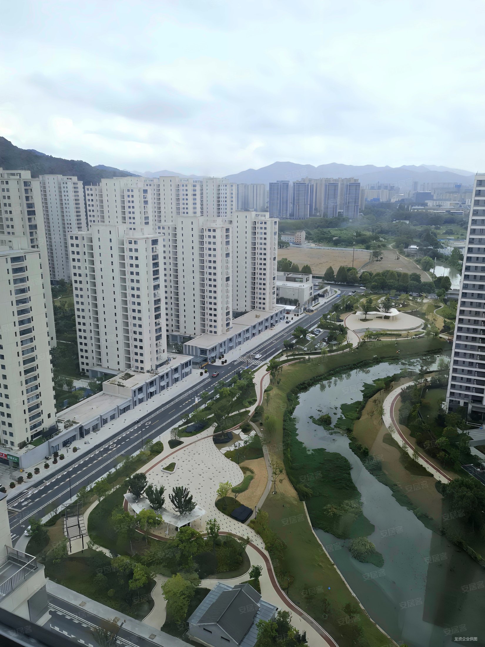 地铁6号线高桥站口万达广场同心湾4室2厅2卫出售有钥随时看房