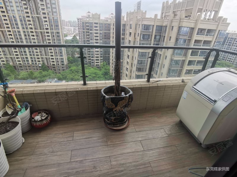 鼎峰尚境 高楼层视野好 交通便捷 商业配套齐全 朝南 楼龄新