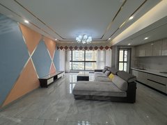 曲靖麒麟南市区新妇幼医院十中旁,全新精装1600一个月。出租房源真实图片