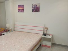 三亚吉阳商品街低价转租商品街40平落地阳台装修温馨好漂亮出租房源真实图片