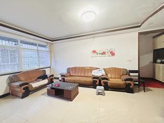 嘉鱼嘉鱼城区嘉鱼市区茶庵周边，拎包入住，家电家具齐全，出行方便。随时看房！出租房源真实图片