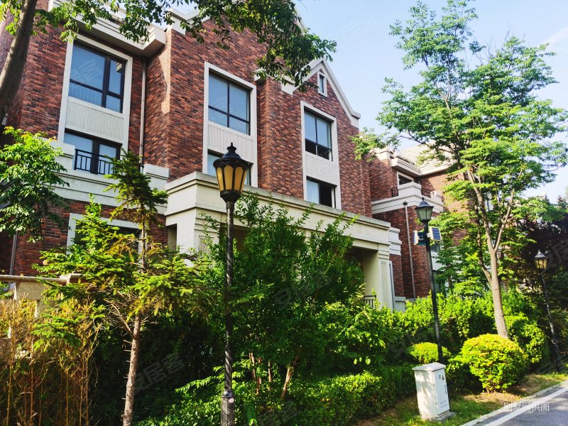 世茂红墅湾(别墅)6室2厅5卫217㎡南北465万