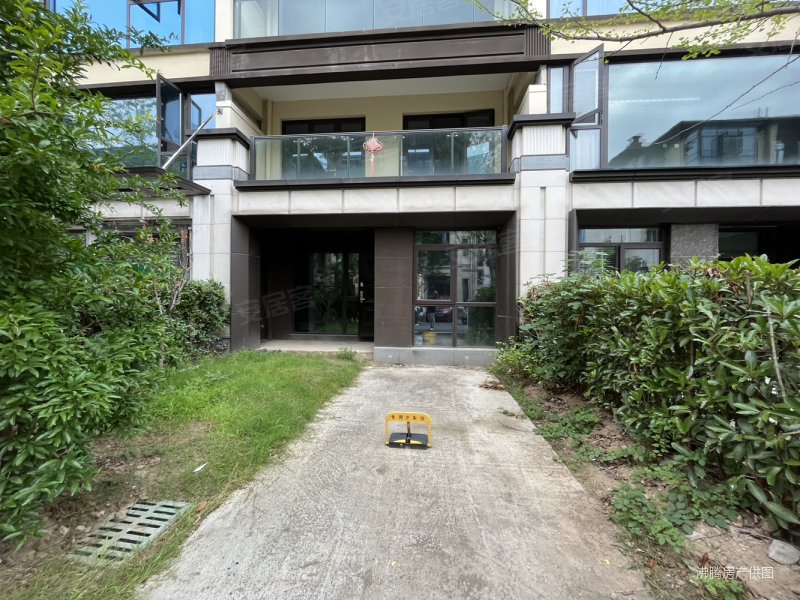 鸿坤花语墅 下叠别墅 带40平院子 房东急售价格好谈