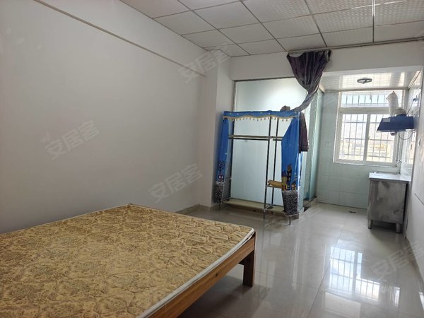 凉山西昌西客站西郊乡长安村七组自建房西客站附近单间出租带厨房卫生间，押一付三拎包入住，出租房源真实图片