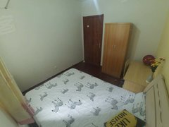 青岛黄岛石油大学南区 三户合租 石油大学 康大财富中心 温馨卧室 长租可月付出租房源真实图片