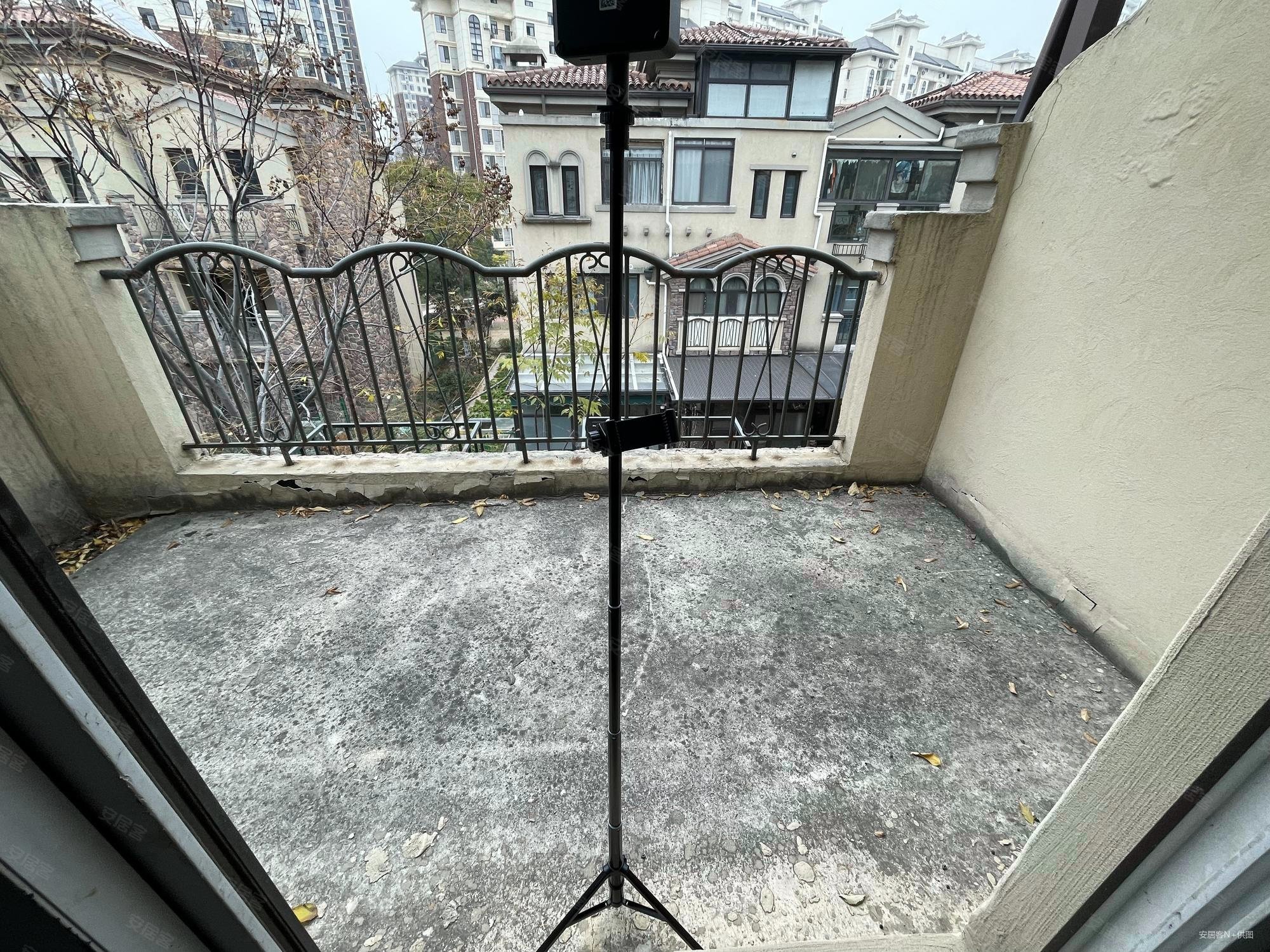 珑璟轩(别墅)4室2厅2卫100㎡南150万