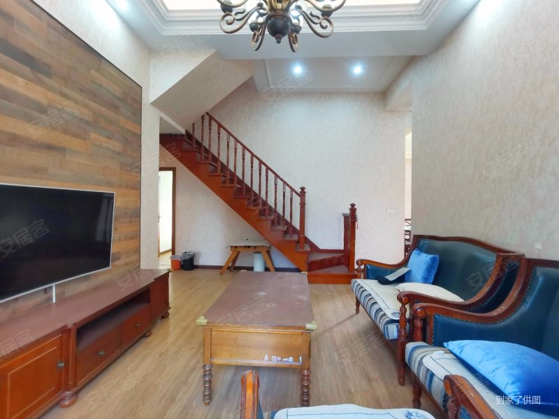 金科东方王榭 双卫 近地铁 精装好房 购物方便 板楼