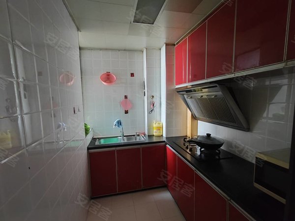 水岸皇庭精装两房近县医院出门就是澄碧湖配套成熟