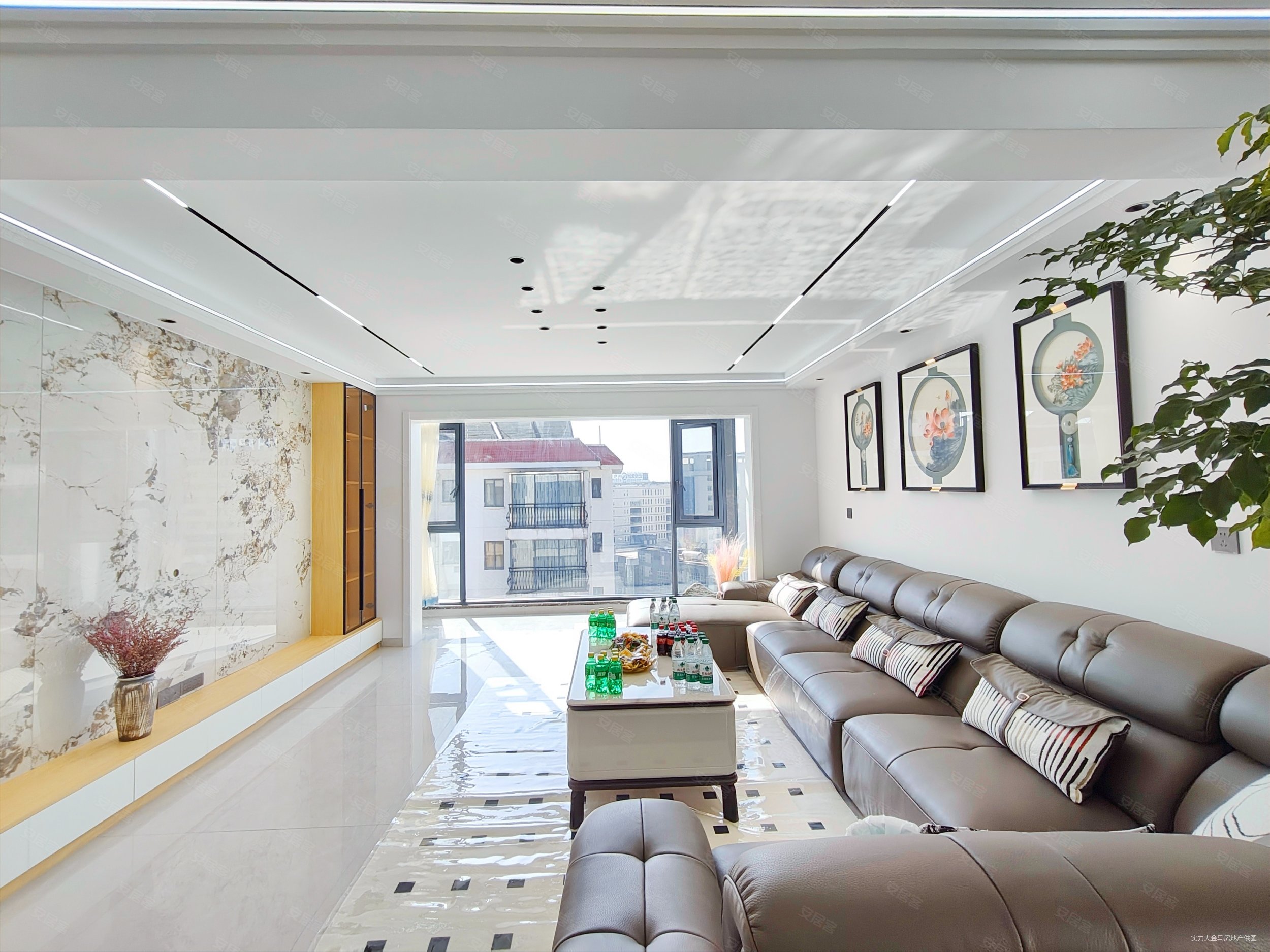 昆华苑浅山逸城6室3厅4卫237㎡南北136万