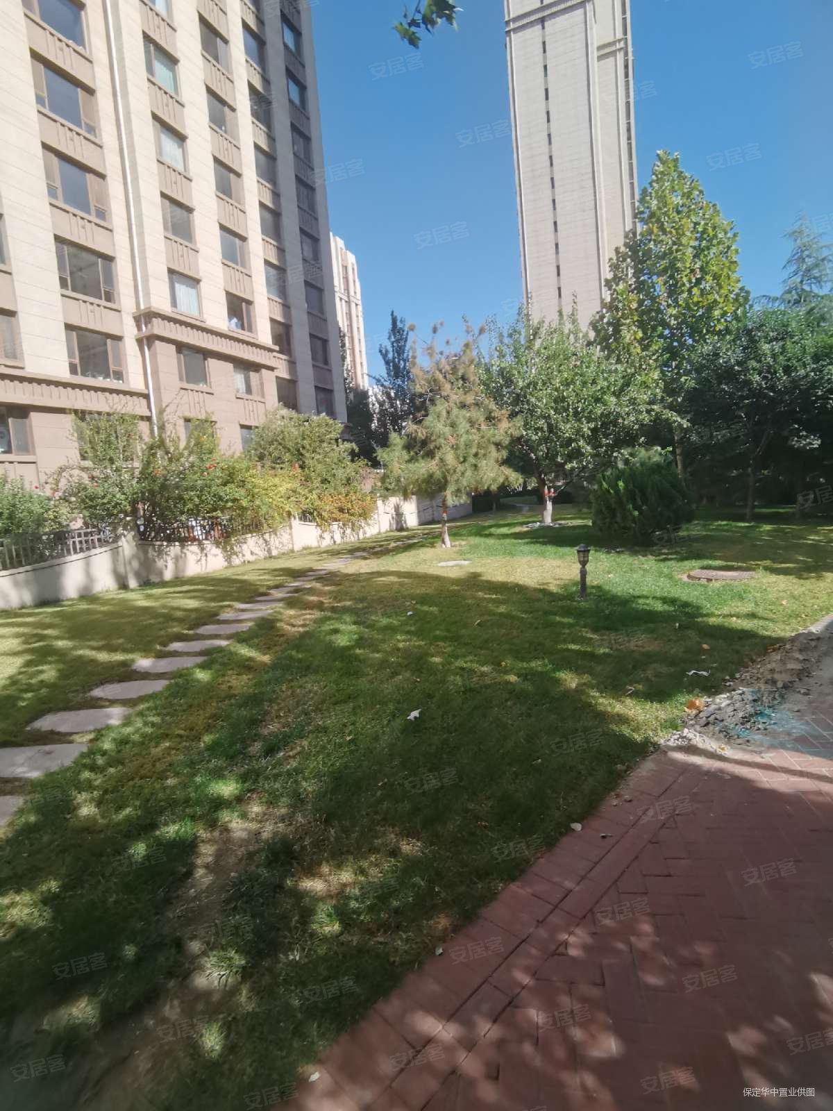 保定房产网>保定二手房>莲池二手房>新保师附小二手房>卓正丽景蓝湾(c