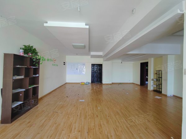 兰州城关东方红广场亚太大厦教育培训辅导班公司可注册精装修开间大亚太大厦电梯房广场西口出租房源真实图片