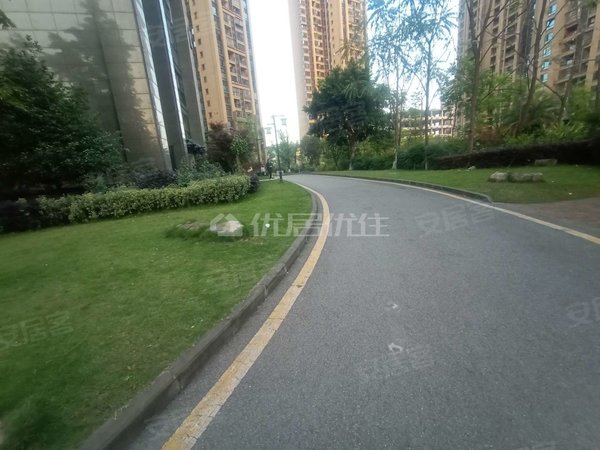 重庆两江新区回兴申佳上海时光精装 3室 3200元每月 押三付一 整租