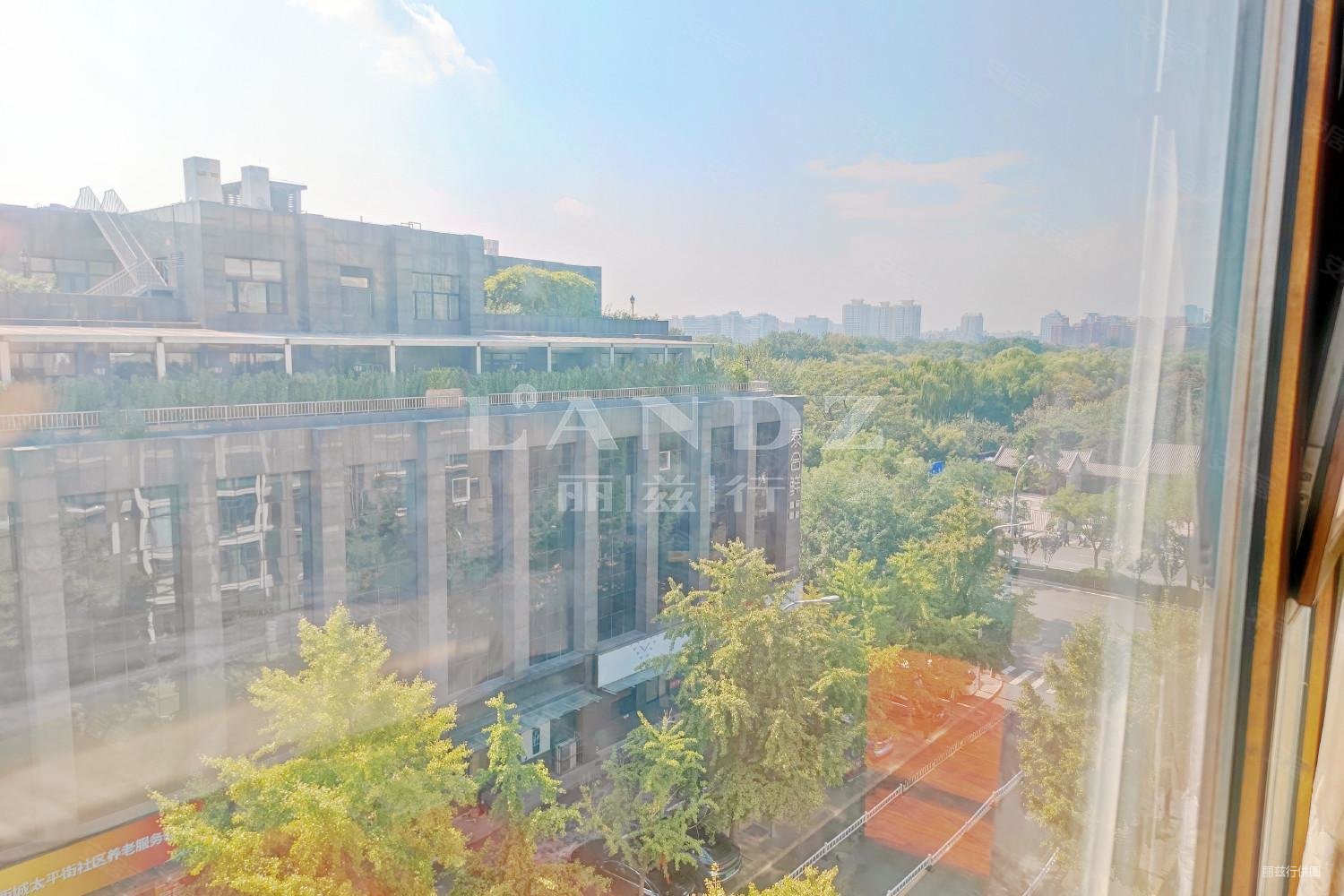 朱雀门小区3室2厅2卫164.82㎡南0万